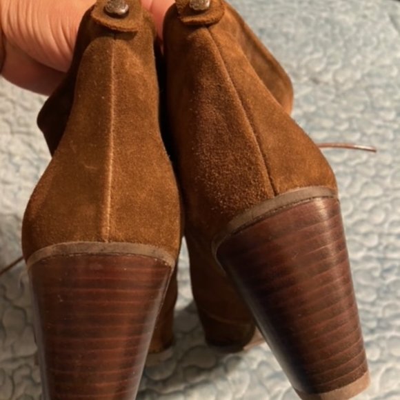 Stuart Weitzman ankle boot, Size 7, Brown suede - Picture 7 of 7